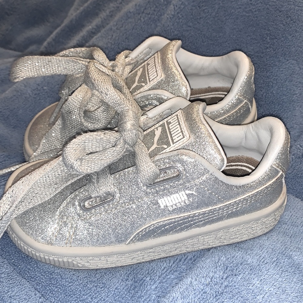 Size 6 toddler Puma sneakers